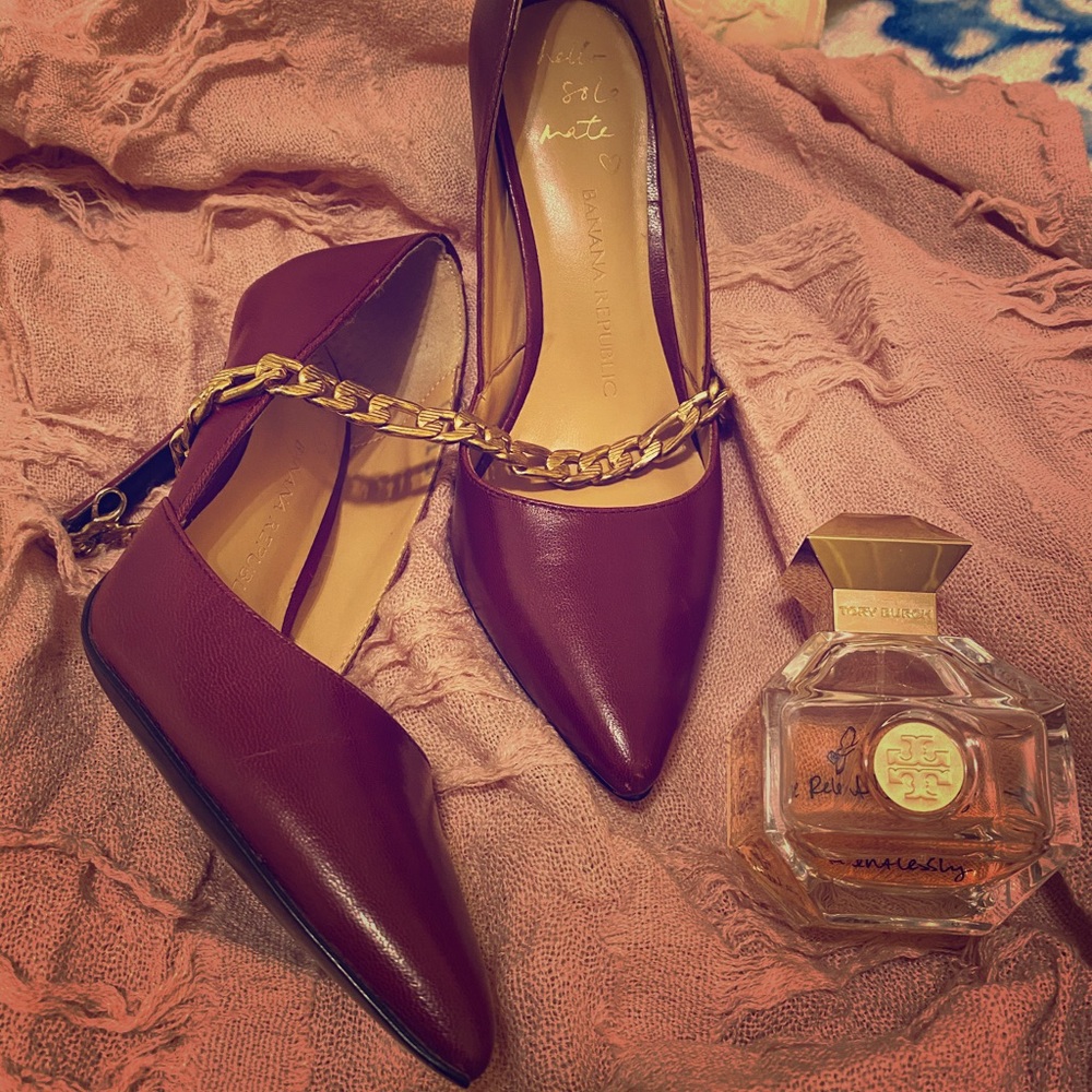🌟Burgundy Banana Republic High Heels🌟